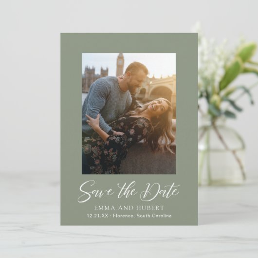 Klassieke gedempte groene foto elegante bruiloft save the date (Staand voorkant)
