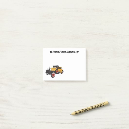 Klassieke gele auto 1931 post-it® notes (Op bureau)