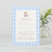 Klassieke Gingham Beer Baby Shower Uitnodiging (Staand voorkant)