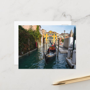 Klassieke gondel aanmeerplaats in Venetië Briefkaart