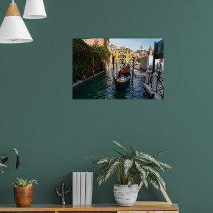 Klassieke gondel aanmeerplaats in Venetië Poster