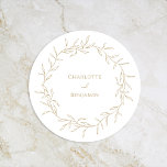 Klassieke Gouden Groen Bruiloft Ronde Kartonnen Onderzetter<br><div class="desc">Introductie van onze Classic Gold Greenery Wedding Round Paper Onderzetter Design - zorgvuldig ontworpen om een moderne romantische esthetiek te belichamen. Met een klassieke mix van schone witte achtergronden met delicate gouden bladeren sierlijk aangevuld met een eenvoudige kalligrafie script in combinatie met een ingetogen serif lettertype. Het resultaat is een...</div>