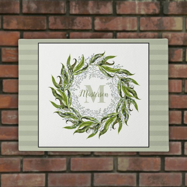 Klassieke Greenery Wreath Monogram Sage Stripes Deurmat (Creator heeft geüpload)