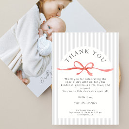 Klassieke grijze strepen rode lint baby shower bedankkaart