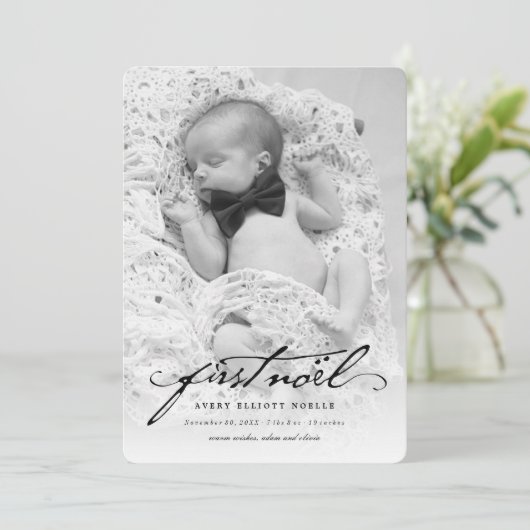 Klassieke handschrift Script Baby's eerste nieuwe  Feestdagenkaart (Staand voorkant)