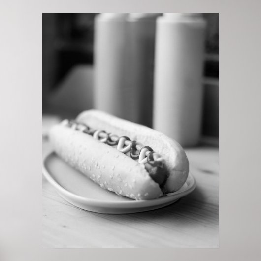 Klassieke hotdog met mosterd en ketchup poster (Voorkant)