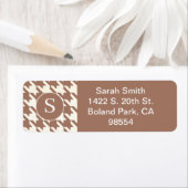 Klassieke Houndstooth Patroon Mocha Mousse en wit Etiket (Insitu)