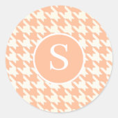 Klassieke Houndstooth Peachy Coral Monogram Ronde Sticker (Voorkant)