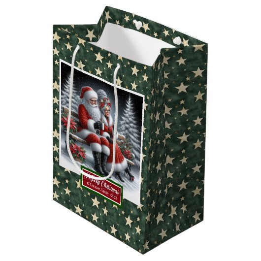 Klassieke kerstcadeautas met coolste mevrouw Claus Medium Cadeauzakje (Voorkant Gekanteld)