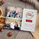 Klassieke kerstmis met twee foto's op maat briefkaart<br><div class="desc">Klassieke vakantiekaart met winterbloemen en bessen en twee foto's sjabloon op een bleke blauwe achtergrond. Het omgekeerde briefkaart kan volledig met een bericht en afzenderadres worden aangepast. Foto © Kate Williams: https://www.flickr.com/people/kate_williams/ en verstrekt door Creative Commons: https://creativecommons.org/licenses/by/2.0/</div>