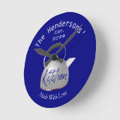 Klassieke keuken gemaakt met Love Wall Clock Ronde Klok (Hoek)