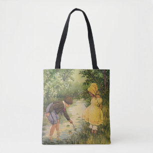 Klassieke kinderen, jongen en meisje spelen bij be tote bag