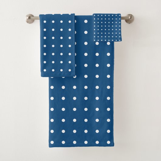 Klassieke kleine witte polka stippen op blauw bad handdoek (Insitu)