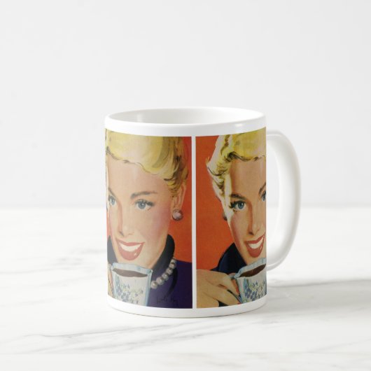 Klassieke koffie, gelukkige vrouw met retro koffie koffiemok (Voorkant rechts)
