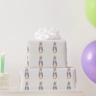 Klassieke konijn blaast een blauwe bubbelgom cadeaupapier