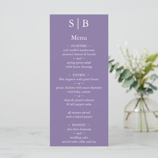 Klassieke Lavendel Monogram Bruiloft Menu (Staand voorkant)