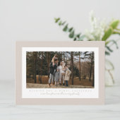 Klassieke lijst neutrale beige kerstfoto feestdagenkaart (Staand voorkant)