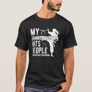Klassieke Mijn Kleinzoon Karate Oma Karate Oma T-shirt