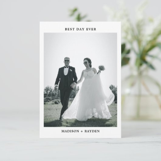 Klassieke Minimaal Typography Foto Bruiloft Bedankkaart (Staand voorkant)