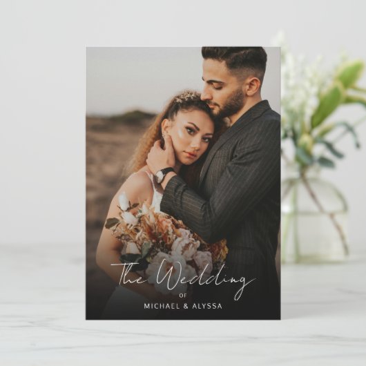 Klassieke minimale foto handschrift script bruilof kaart (Staand voorkant)