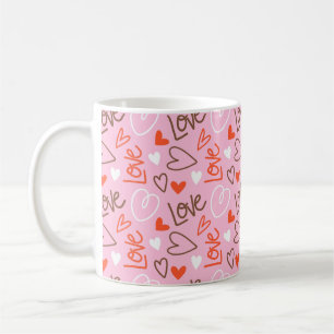 Klassieke mok met gekrabbelde liefdeshartjes