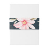 Klassieke Monogram Blush Bloemen Blauw Bruiloft Uitnodigingen Wikkel (Achterkant Voorbeeld)