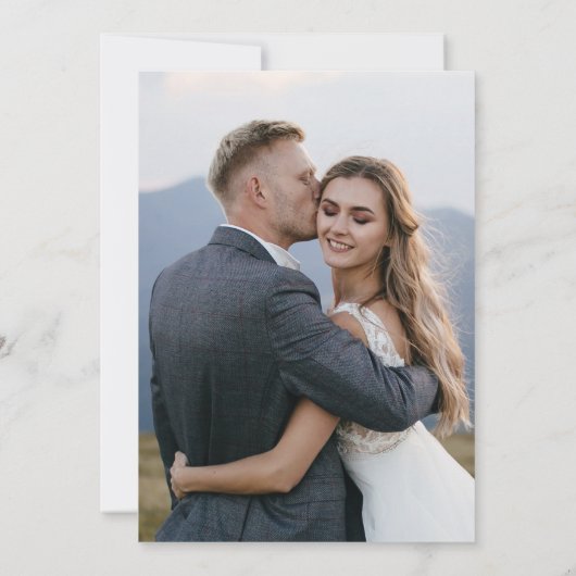 Klassieke Monogram Elegant Script Twee foto bruilo Save The Date (Achterkant)