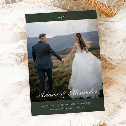 Klassieke Monogram Elegant Script Twee foto bruilo Save The Date