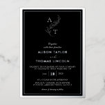 Klassieke Monogram Huwelijk Zwart en Zilver Folie Uitnodiging<br><div class="desc">Elegante zwart en zilveren folie monogram blad huwelijksuitnodiging.</div>