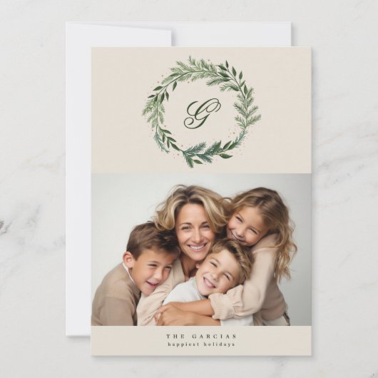 Klassieke Monogram Pine krans Kerstmis Foto Feestdagenkaart (Voorkant)