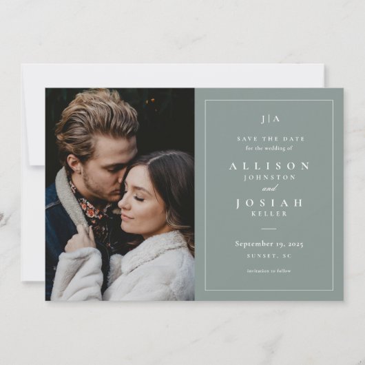 Klassieke monogram Sage Green Weddenfoto Save The Date (Voorkant)