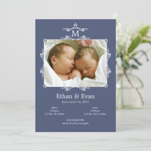 Klassieke monogram Twins Fotoaankondiging Aankondiging (Staand voorkant)