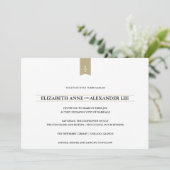 Klassieke Monogrammen Gold Weddenuitnodiging Kaart (Staand voorkant)