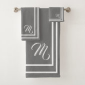 Klassieke monogrammen grijs/wit bad handdoek (Insitu)