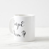Klassieke Mug Carpe Diem Koffiemok (Voorkant links)