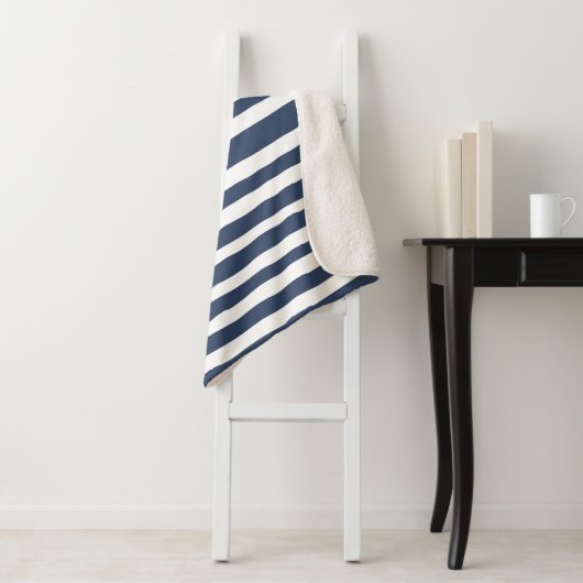 Klassieke Navy Blauwe Strepen | Tijdloze Zeevaarts Sherpa Deken (In situ)