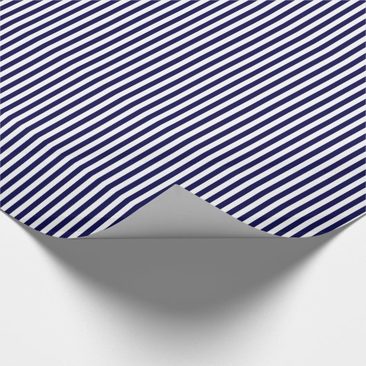 Klassieke Navy Blue en White Stripe Pattern Cadeaupapier (Hoek)
