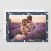 Klassieke Navy Blue monogram kuif Foto Save The Date (Achterkant)