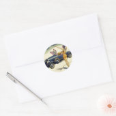 Klassieke open auto op het strand ronde sticker (Envelop)