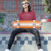 Klassieke Oranje witte racestapes Gold-monogram Persoonlijk Skateboard