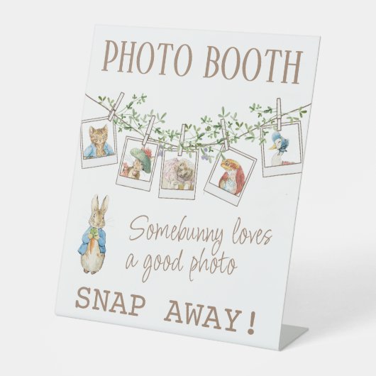 Klassieke Peter het Konijn Baby Photo Booth Sign Reclamebord Met Voetstuk (Voorkant)