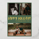 Klassieke Prettige feestdagen | Green Three Photo<br><div class="desc">Deze klassieke prettige feestdagen | De groene drie-foto gouden folie-kerstkaart is perfect voor uw moderne luxe kerstcadeautje. Het casual maar klassieke feestlettertype wordt gemaakt met hoogwaardig goud geperste echte folie, zodat er een glanzend, minimalistisch, rustisch uiterlijk mogelijk is. De Lettering gaat goed met donkere boho winterfoto's, en de basis minimale...</div>