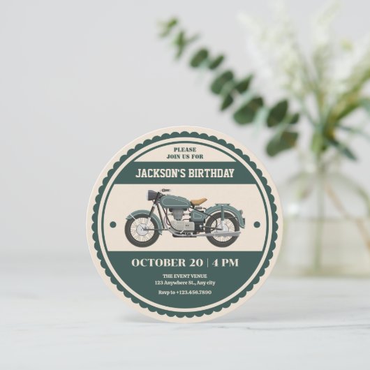 Klassieke  retro groene motorfietsverjaardag kaart (Staand voorkant)