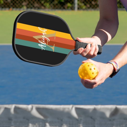 Klassieke Retro Stripes Monogram Script Naam Aange Pickleball Paddle (Insitu)