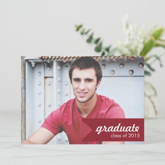 Klassieke rode Afstuderen aankondiging - Uitnodige (Staand voorkant)