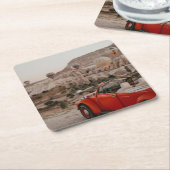 Klassieke rode auto die warme luchtballonnen kijk kartonnen onderzetters (Schuin)