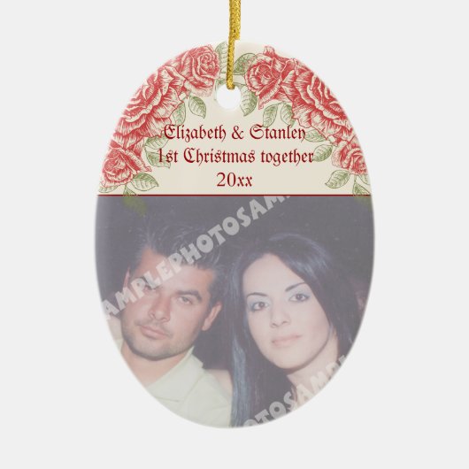 Klassieke rode rozen Eerste kerstfoto van het kopp Keramisch Ornament (Voorkant)