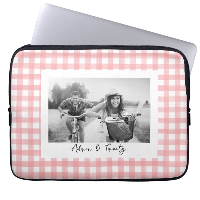 Klassieke Roze en Wit Gingham Plaid Custom Foto Laptop Sleeve (Voorkant)