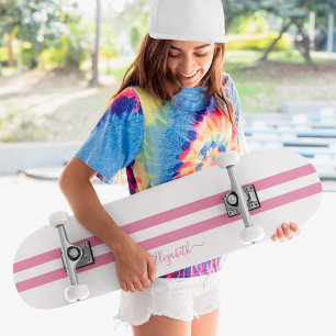Klassieke roze witte racestapes Girly-monogram Persoonlijk Skateboard
