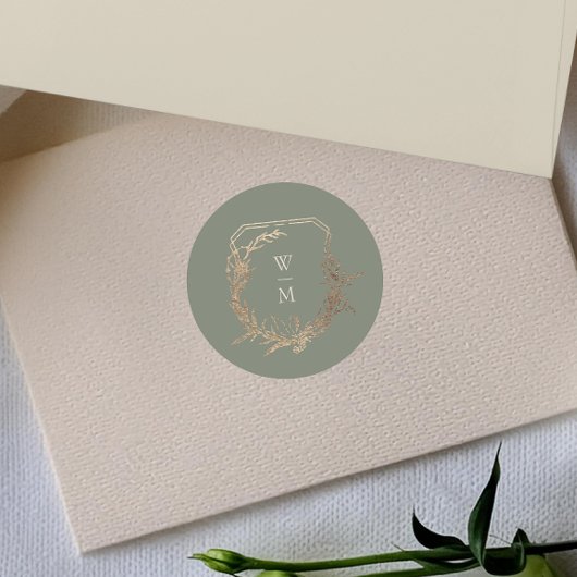 Klassieke Sage & Cream Monogram Gold Crest Bruilof Ronde Sticker